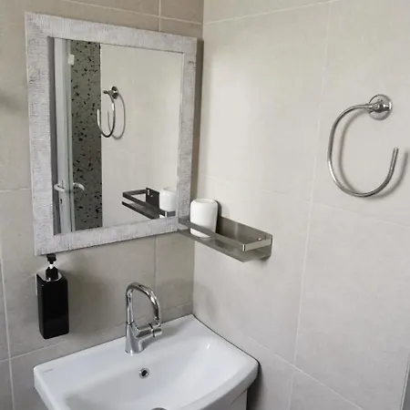 Hotel Lеvandi *