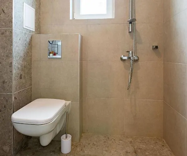 Szálloda Lеvandi *