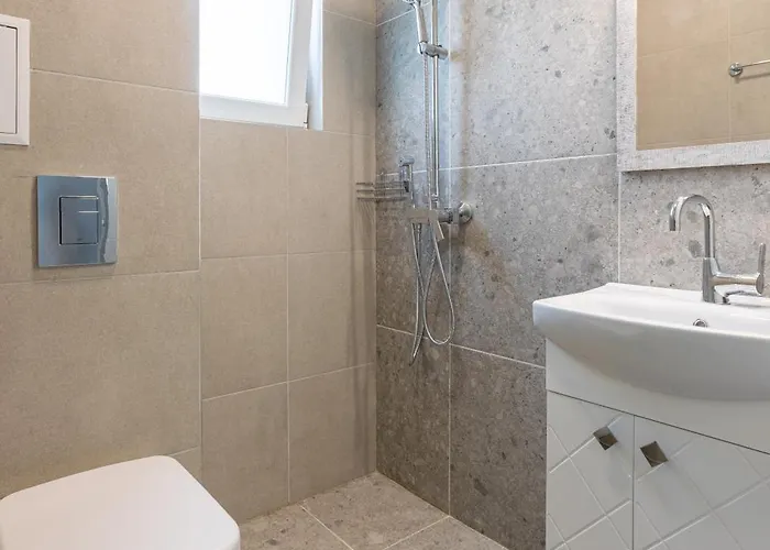 Lеvandi Szálloda *