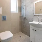 Hotel Lеvandi *